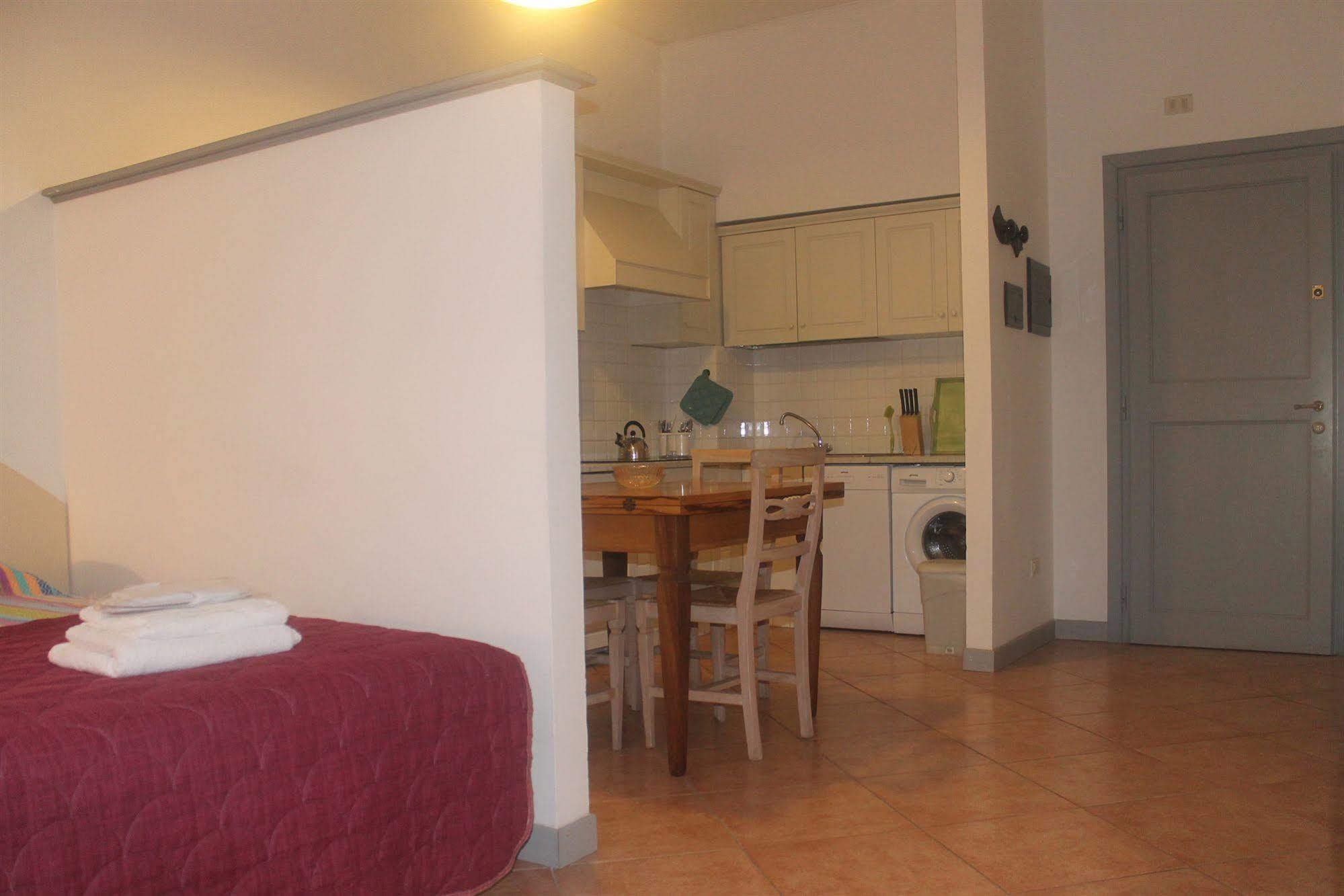 Via Roma Suites Florens Exteriör bild